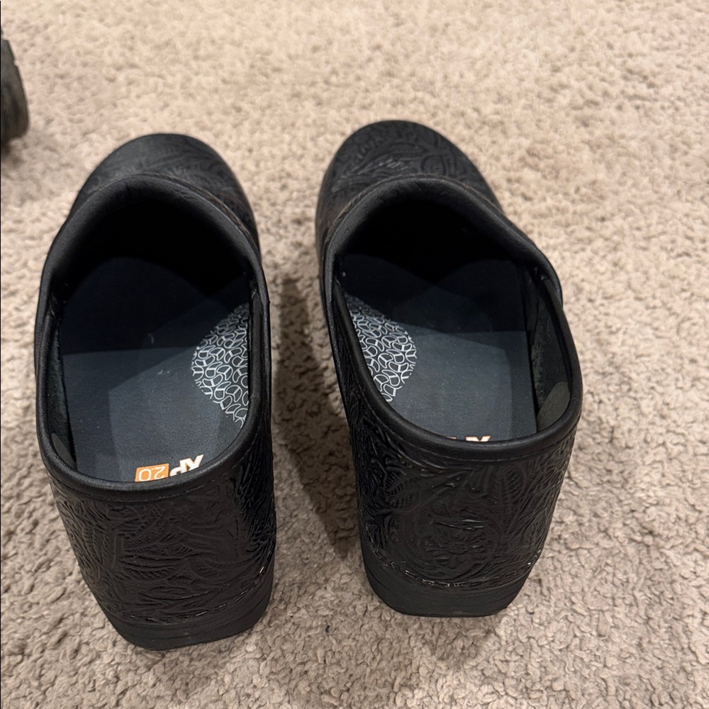Dansko XP2.0 Black Embossed woman’s Loafers - Picture 3 of 8
